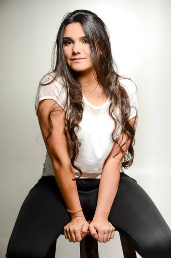 Ensaio feminino em estúdio  fotografado pelo melhor fotógrafo de Curitiba e Campo Largo, Michel Druziki. 