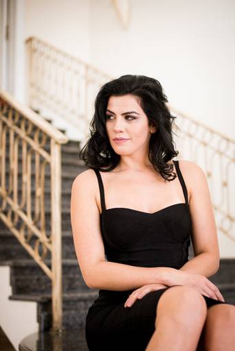 Michel druziki melhor fotografo de curitiba e campo largo ensaio lifestyle em frente a escada