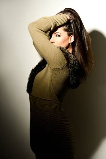 Michel druziki melhor fotografo de curitiba e campo largo ensaio estúdio sensual feminino mulher segurando o cabelo