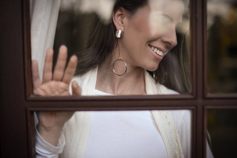 Ensaio feminino no campo, fotografado pelo melhor fotógrafo de Curitiba e Campo Largo, Michel Druziki.