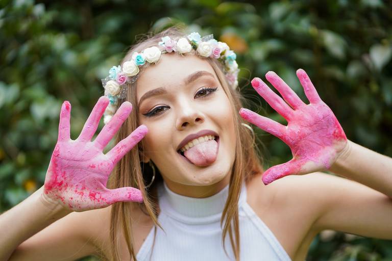 aniversário 15 anos ensaio menina bonita melhor fotografo de 15 anos melhor fotografo de evento melhor fotografo de ensaio curitiba campo largo brasil fotografia menina 15 anos fotos com tinta colorida