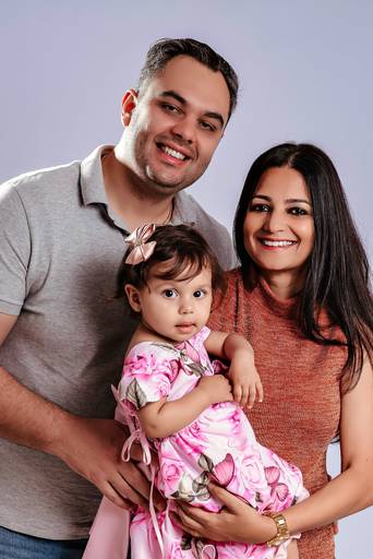 Ensaio de famílias em estúdio-ensaio de familia em estúdio-retratos de famílias em estúdio-ensaio em estúdio
