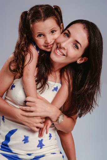 Ensaio de famílias em estúdio-ensaio de familia em estúdio-retratos de famílias em estúdio-ensaio em estúdio