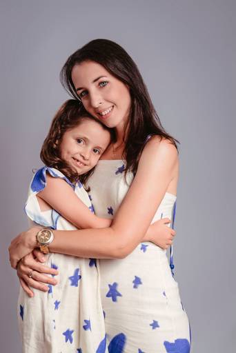 Ensaio de famílias em estúdio-ensaio de familia em estúdio-retratos de famílias em estúdio-ensaio em estúdio