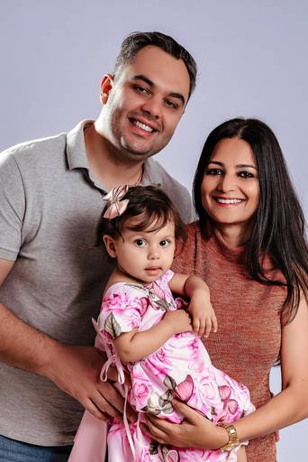 Ensaio de famílias em estúdio-ensaio de familia em estúdio-retratos de famílias em estúdio-ensaio em estúdio
