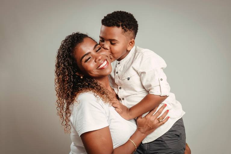 Ensaio de famílias em estúdio-ensaio de familia em estúdio-retratos de famílias em estúdio-ensaio em estúdio