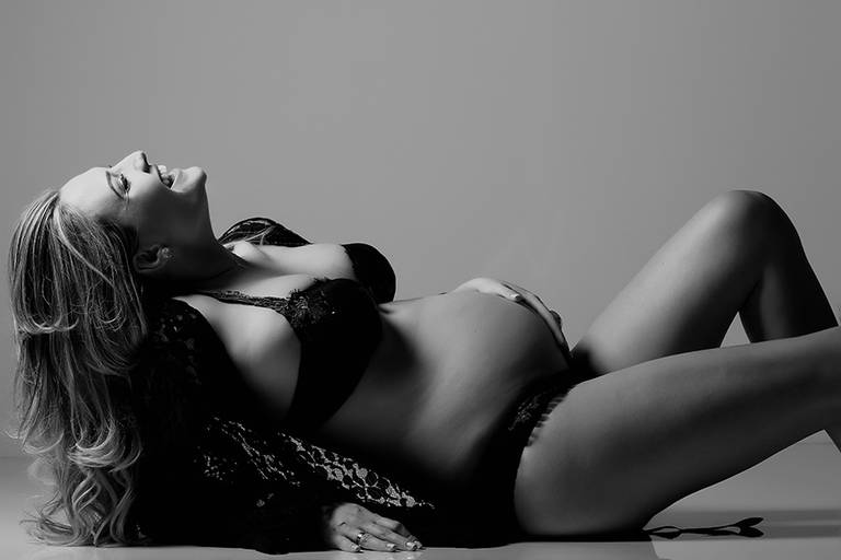 maternity pregnancy photographer session boston massachussets kudhud