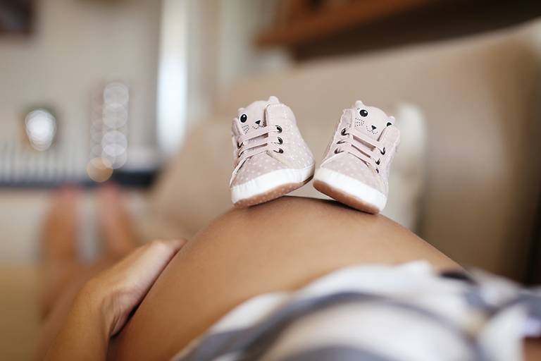 maternity pregnancy photographer session boston massachussets khdujd