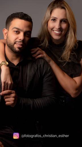 Somos um casal com o compromisso de garantir o melhor resultado e experiência através da nossa fotografia e a sua recordação.