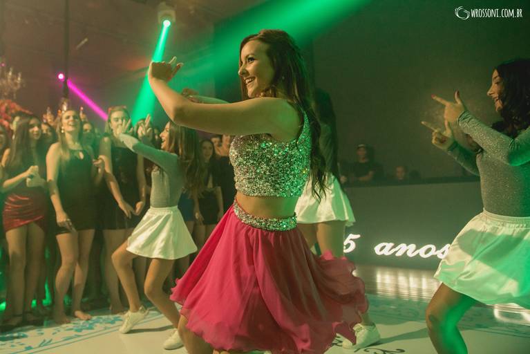 fotografia 15 anos porto alegre, filmagem 15 anos porto alegre, book 15 anos porto alegre, ensaio 15 anos, fotografia book 15 anos, inspiração 15 ano, coreografia 15 anos, abertura de pista 15 anos, valsa 15 anos, 