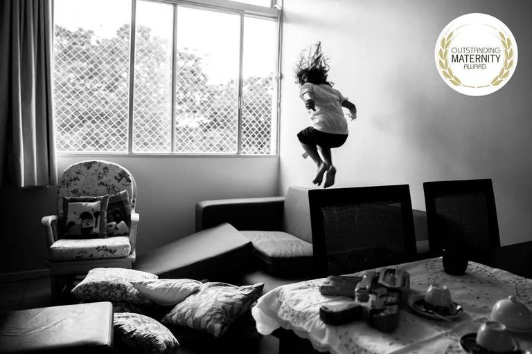 Primeira participação  em uma premiação internacional e recebi o reconhecimento com esta foto! Em 2017 este concurso foi considerado a mais importante Premiação Internacional de Fotografia de Maternidade e Família.