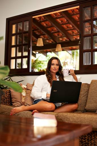 Ensaio fotográfico retratocorporativo estudio  sessao perfilprofissional posicionamentodeimagem videomarketing fotografia São Carlos SP Juliana Torres producaoaudiovisual fotografa videomaker marketingdigital producaodeconteudo fotodeperfil branding