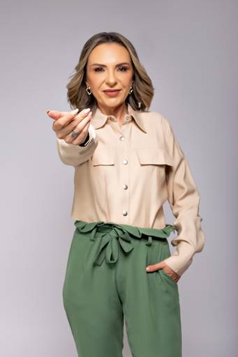 Ensaio fotográfico retratocorporativo estudio  sessao perfilprofissional posicionamentodeimagem videomarketing fotografia São Carlos SP Juliana Torres producaoaudiovisual fotografa videomaker marketingdigital producaodeconteudo fotodeperfil branding