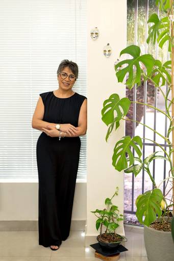 Ensaio fotográfico retratocorporativo estudio  sessao perfilprofissional posicionamentodeimagem videomarketing fotografia São Carlos SP Juliana Torres producaoaudiovisual fotografa videomaker marketingdigital producaodeconteudo fotodeperfil branding