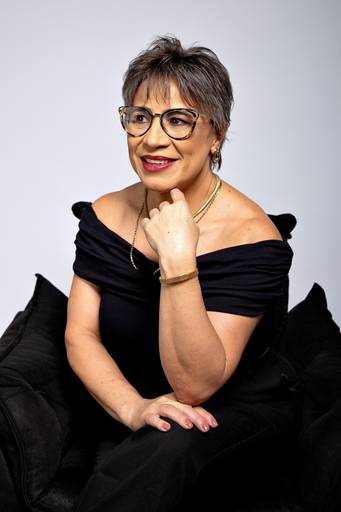 Ensaio fotográfico retratocorporativo estudio  sessao perfilprofissional posicionamentodeimagem videomarketing fotografia São Carlos SP Juliana Torres producaoaudiovisual fotografa videomaker marketingdigital producaodeconteudo fotodeperfil branding