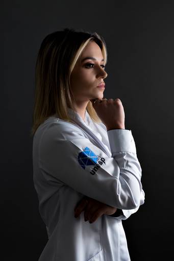 Ensaio fotográfico retratocorporativo estudio  sessao perfilprofissional posicionamentodeimagem videomarketing fotografia São Carlos SP Juliana Torres producaoaudiovisual fotografa videomaker marketingdigital producaodeconteudo fotodeperfil branding