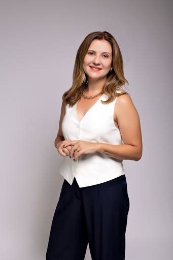 Ensaio fotográfico retratocorporativo estudio  sessao perfilprofissional posicionamentodeimagem videomarketing fotografia São Carlos SP Juliana Torres producaoaudiovisual fotografa videomaker marketingdigital producaodeconteudo fotodeperfil branding