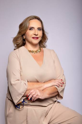 Ensaio fotográfico retratocorporativo estudio  sessao perfilprofissional posicionamentodeimagem videomarketing fotografia São Carlos SP Juliana Torres producaoaudiovisual fotografa videomaker marketingdigital producaodeconteudo fotodeperfil branding