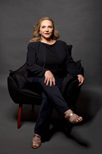 Ensaio fotográfico retratocorporativo estudio  sessao perfilprofissional posicionamentodeimagem videomarketing fotografia São Carlos SP Juliana Torres producaoaudiovisual fotografa videomaker marketingdigital producaodeconteudo fotodeperfil branding