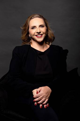 Ensaio fotográfico retratocorporativo estudio  sessao perfilprofissional posicionamentodeimagem videomarketing fotografia São Carlos SP Juliana Torres producaoaudiovisual fotografa videomaker marketingdigital producaodeconteudo fotodeperfil branding