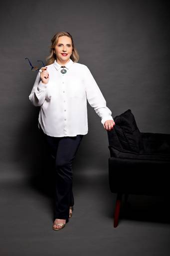 Ensaio fotográfico retratocorporativo estudio  sessao perfilprofissional posicionamentodeimagem videomarketing fotografia São Carlos SP Juliana Torres producaoaudiovisual fotografa videomaker marketingdigital producaodeconteudo fotodeperfil branding