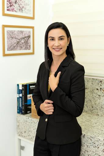 Ensaio fotográfico retratocorporativo estudio  sessao perfilprofissional posicionamentodeimagem videomarketing fotografia São Carlos SP Juliana Torres producaoaudiovisual fotografa videomaker marketingdigital producaodeconteudo fotodeperfil branding