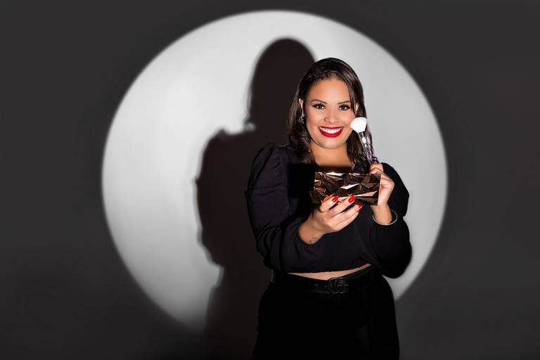 Ensaio fotográfico retratocorporativo estudio  sessao perfilprofissional posicionamentodeimagem videomarketing fotografia São Carlos SP Juliana Torres producaoaudiovisual fotografa videomaker marketingdigital producaodeconteudo fotodeperfil branding