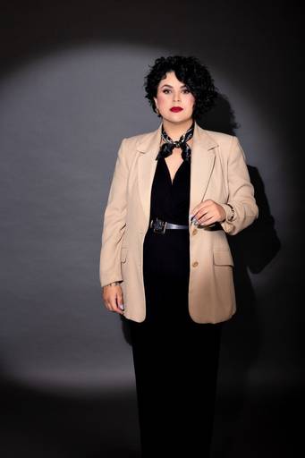 Ensaio fotográfico retratocorporativo estudio  sessao perfilprofissional posicionamentodeimagem videomarketing fotografia São Carlos SP Juliana Torres producaoaudiovisual fotografa videomaker marketingdigital producaodeconteudo fotodeperfil branding