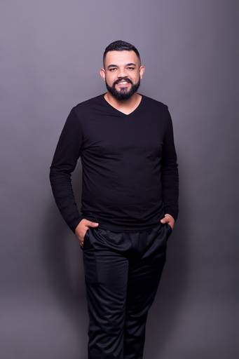 Ensaio fotográfico retratocorporativo estudio  sessao perfilprofissional posicionamentodeimagem videomarketing fotografia São Carlos SP Juliana Torres producaoaudiovisual fotografa videomaker marketingdigital producaodeconteudo fotodeperfil branding