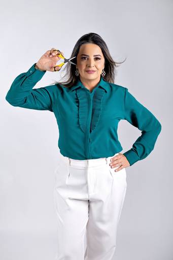 Ensaio fotográfico retratocorporativo estudio  sessao perfilprofissional posicionamentodeimagem videomarketing fotografia São Carlos SP Juliana Torres producaoaudiovisual fotografa videomaker marketingdigital producaodeconteudo fotodeperfil branding