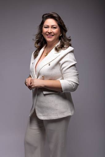 Ensaio fotográfico retratocorporativo estudio  sessao perfilprofissional posicionamentodeimagem videomarketing fotografia São Carlos SP Juliana Torres producaoaudiovisual fotografa videomaker marketingdigital producaodeconteudo fotodeperfil branding