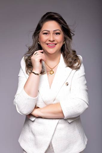 Ensaio fotográfico retratocorporativo estudio  sessao perfilprofissional posicionamentodeimagem videomarketing fotografia São Carlos SP Juliana Torres producaoaudiovisual fotografa videomaker marketingdigital producaodeconteudo fotodeperfil branding