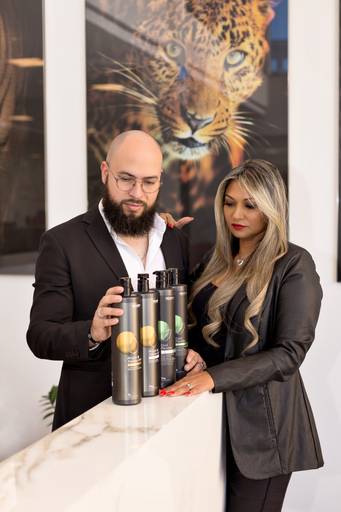 Ensaio fotográfico retratocorporativo estudio  sessao perfilprofissional posicionamentodeimagem videomarketing fotografia São Carlos SP Juliana Torres producaoaudiovisual fotografa videomaker marketingdigital producaodeconteudo fotodeperfil branding