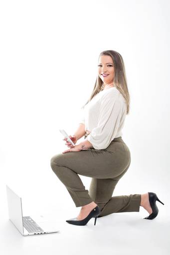 Ensaio fotográfico retratocorporativo estudio  sessao perfilprofissional posicionamentodeimagem videomarketing fotografia São Carlos SP Juliana Torres producaoaudiovisual fotografa videomaker marketingdigital producaodeconteudo fotodeperfil branding