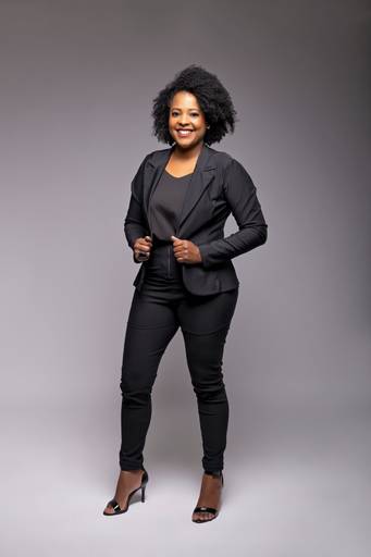 Ensaio fotográfico retratocorporativo estudio  sessao perfilprofissional posicionamentodeimagem videomarketing fotografia São Carlos SP Juliana Torres producaoaudiovisual fotografa videomaker marketingdigital producaodeconteudo fotodeperfil branding