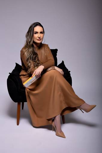 Ensaio fotográfico retratocorporativo estudio  sessao perfilprofissional posicionamentodeimagem videomarketing fotografia São Carlos SP Juliana Torres producaoaudiovisual fotografa videomaker marketingdigital producaodeconteudo fotodeperfil branding