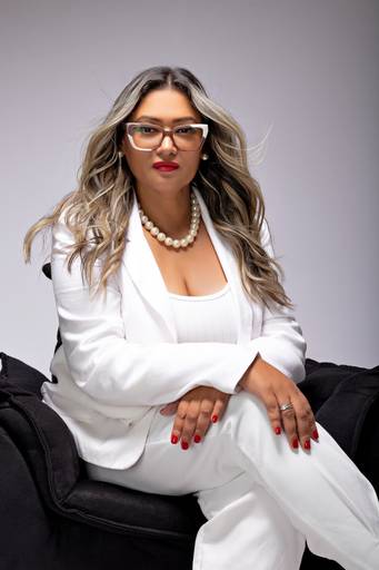 Ensaio fotográfico retratocorporativo estudio  sessao perfilprofissional posicionamentodeimagem videomarketing fotografia São Carlos SP Juliana Torres producaoaudiovisual fotografa videomaker marketingdigital producaodeconteudo fotodeperfil branding