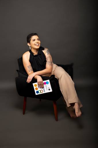 Ensaio fotográfico retratocorporativo estudio  sessao perfilprofissional posicionamentodeimagem videomarketing fotografia São Carlos SP Juliana Torres producaoaudiovisual fotografa videomaker marketingdigital producaodeconteudo fotodeperfil branding