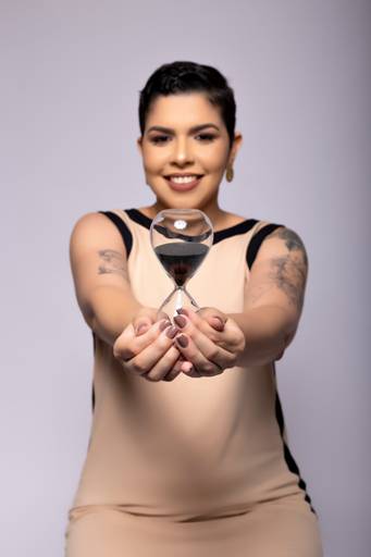 Ensaio fotográfico retratocorporativo estudio  sessao perfilprofissional posicionamentodeimagem videomarketing fotografia São Carlos SP Juliana Torres producaoaudiovisual fotografa videomaker marketingdigital producaodeconteudo fotodeperfil branding