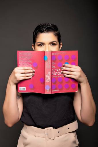 Ensaio fotográfico retratocorporativo estudio  sessao perfilprofissional posicionamentodeimagem videomarketing fotografia São Carlos SP Juliana Torres producaoaudiovisual fotografa videomaker marketingdigital producaodeconteudo fotodeperfil branding