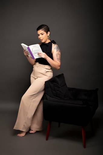 Ensaio fotográfico retratocorporativo estudio  sessao perfilprofissional posicionamentodeimagem videomarketing fotografia São Carlos SP Juliana Torres producaoaudiovisual fotografa videomaker marketingdigital producaodeconteudo fotodeperfil branding