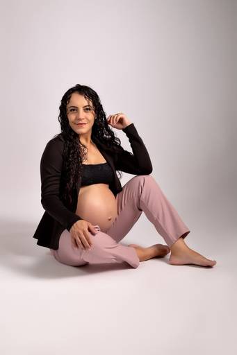 Ensaio fotográfico gestante estudio  grávida gravidez gestacao book fotografia São Carlos SP Juliana Torres Figurinos fotografa newborn recem nascido bebê poses newborn maternidade sessão  fotos de gravida