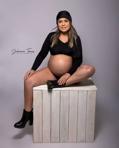 Ensaio fotográfico gestante estudio  grávida gravidez gestacao book fotografia São Carlos SP Juliana Torres Figurinos fotografa newborn recem nascido bebê poses newborn maternidade sessão  fotos de gravida