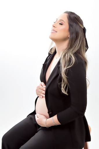 Ensaio fotográfico gestante estudio  grávida gravidez gestacao book fotografia São Carlos SP Juliana Torres Figurinos fotografa newborn recem nascido bebê poses newborn maternidade sessão  fotos de gravida
