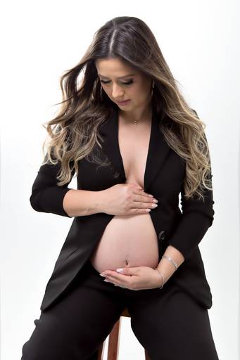 Ensaio fotográfico gestante estudio  grávida gravidez gestacao book fotografia São Carlos SP Juliana Torres Figurinos fotografa newborn recem nascido bebê poses newborn maternidade sessão  fotos de gravida