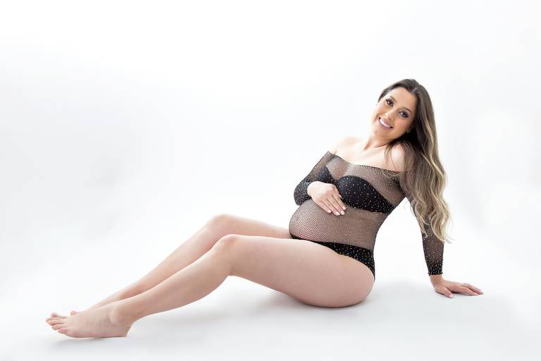 Ensaio fotográfico gestante estudio  grávida gravidez gestacao book fotografia São Carlos SP Juliana Torres Figurinos fotografa newborn recem nascido bebê poses newborn maternidade sessão  fotos de gravida