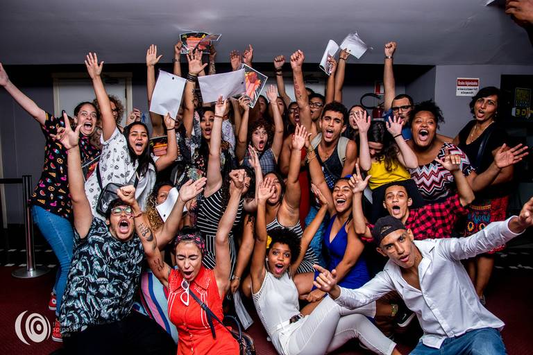 Cobertura da sessão de estréia e formatura das Oficinas Querô 