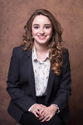 Karen Lessa - Advogada
