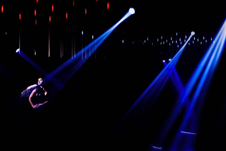 Festa de 15 anos em Sorocaba - SP - Bela composição com as luzes do ambiente - Angel - Victoria Secrets