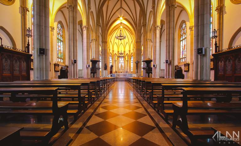 Interior da Catedral São Pedro de Alcântara. Petrópolis Rj.